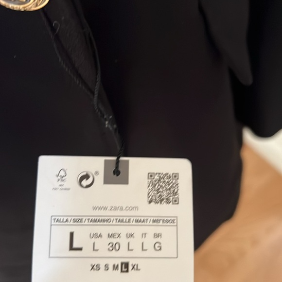 New! Zara large double breasted gold buttoned blazer. - Picture 6 of 16